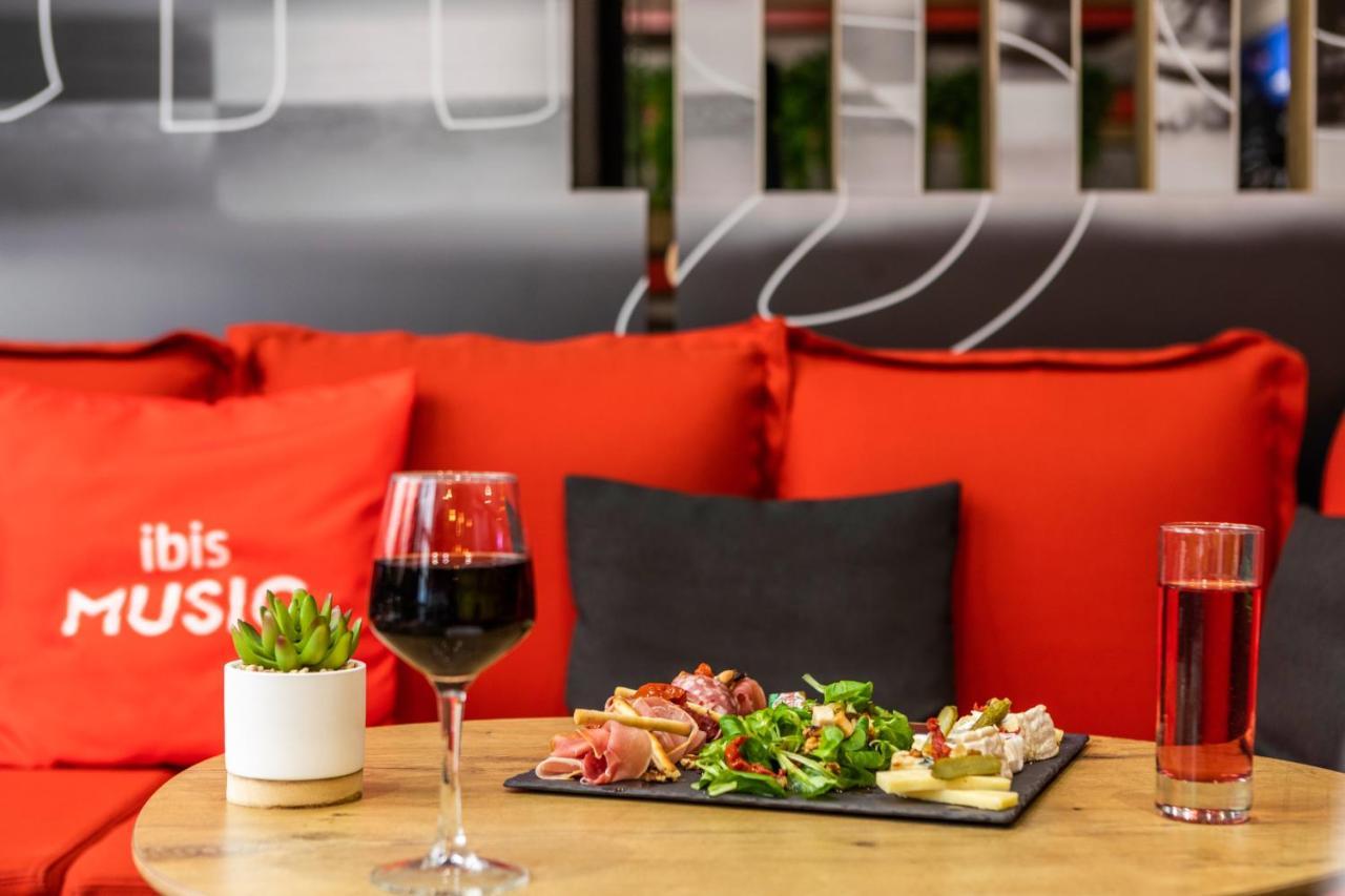 Отель Ibis Douai Centre Экстерьер фото